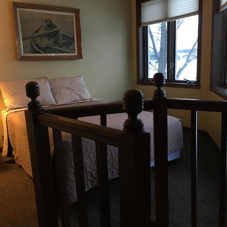 Snug Harbor Inn Sturgeon Bay Exterior foto