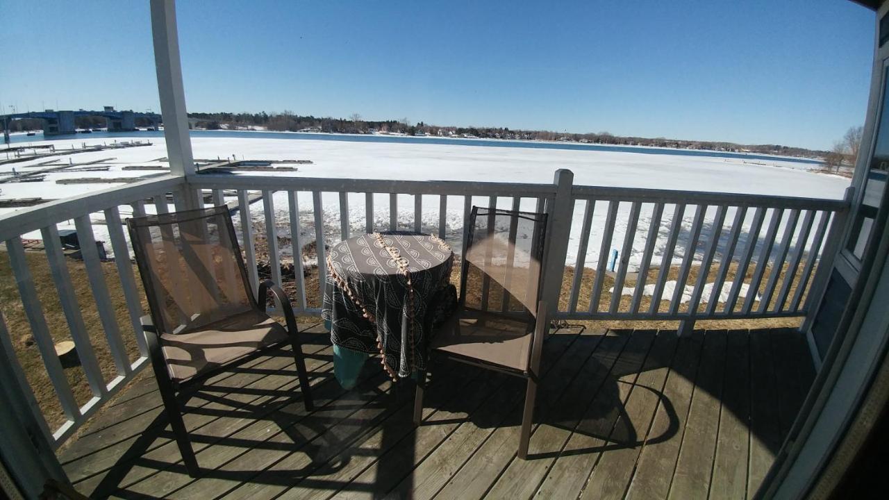 Snug Harbor Inn Sturgeon Bay Exterior foto