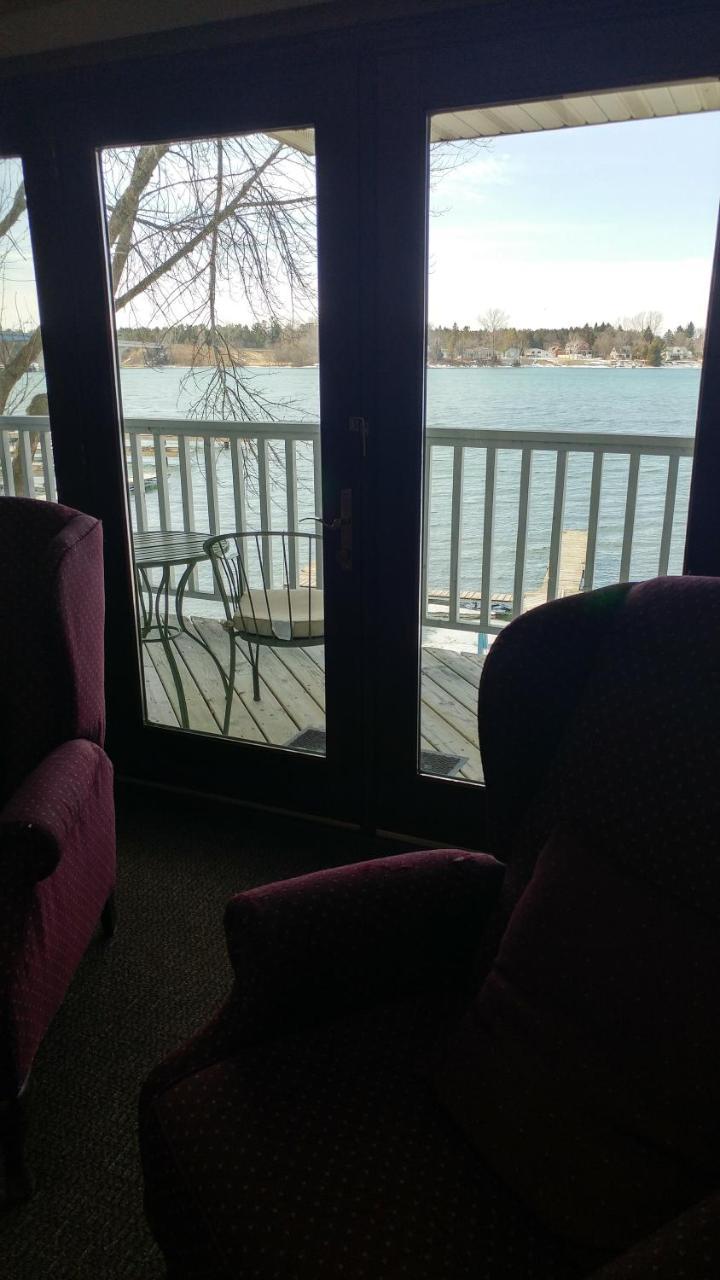 Snug Harbor Inn Sturgeon Bay Exterior foto